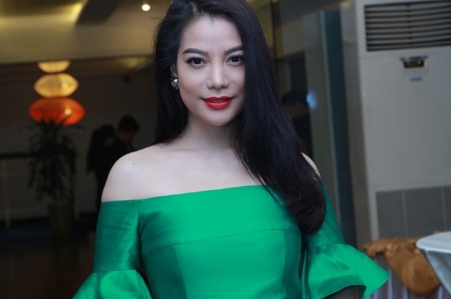 Trương Ngọc Ánh mặt cứng đơ vì “dao kéo” quá đà?